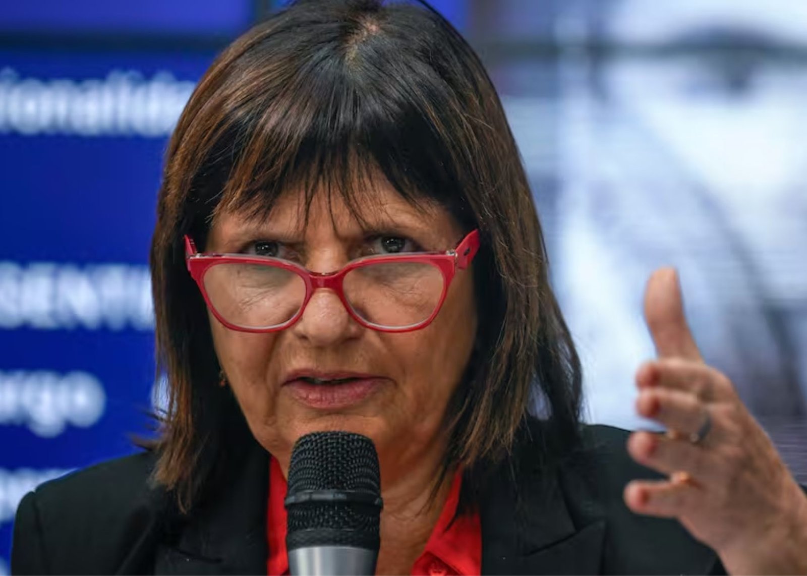 &quot;Habrá medidas drásticas&quot;. Bullrich habló de una situación &quot;inédita&quot; en Aeroparque y cargó contra los gremios en Aerolíneas e Intercargo